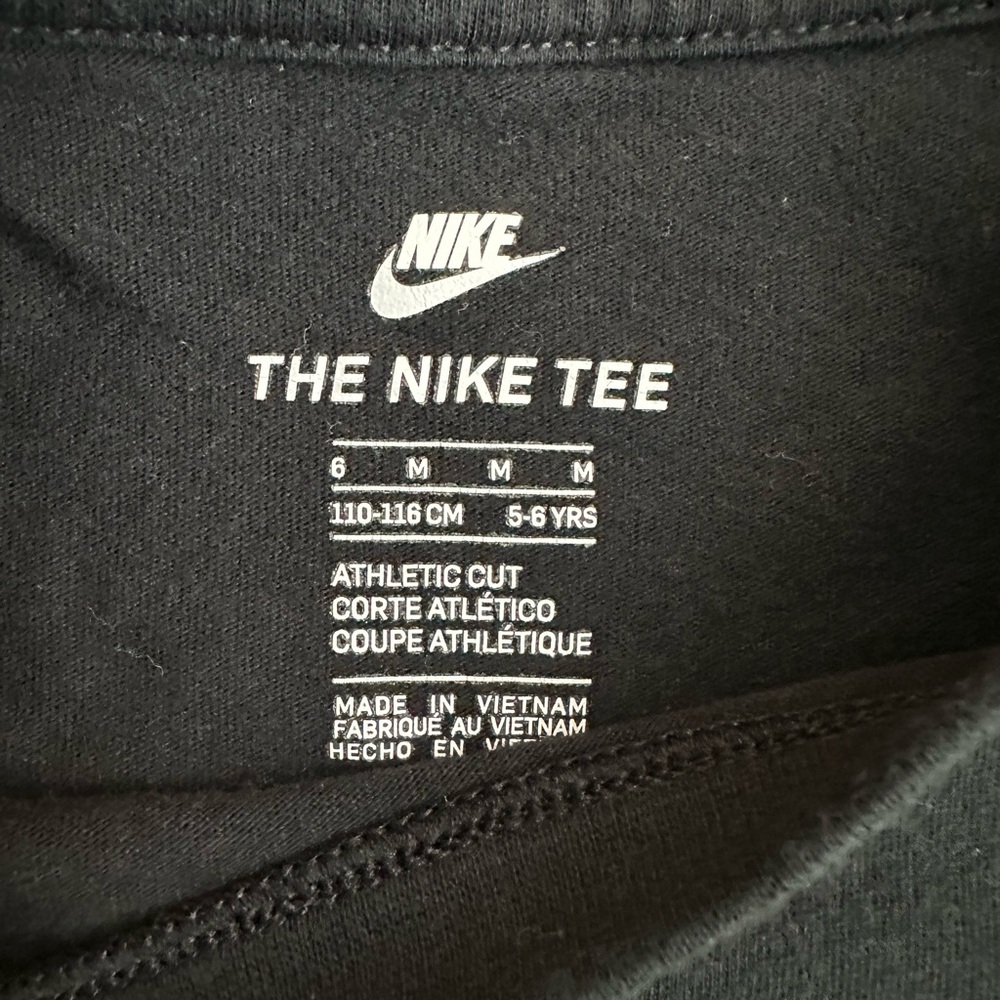 Nike Green and Black Short Sleeve Tees - Picture 3 of 12